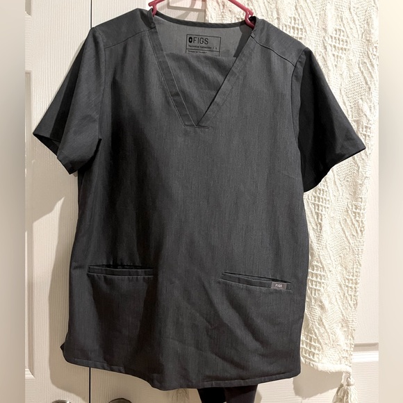 FIGS L Catarina 1 pocket top, FIGS L Zamora joggers, Graphite - Picture 1 of 4